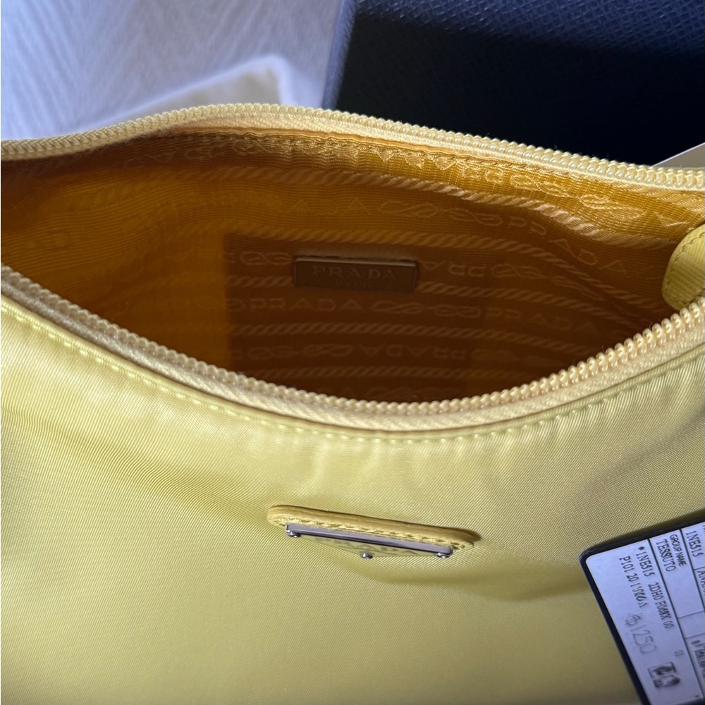 Prada re-edition 2000 re-nylon pineapple yellow Shoulder - Picture 3 of 5